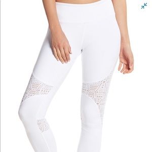 Alo Yoga leggings Size S.